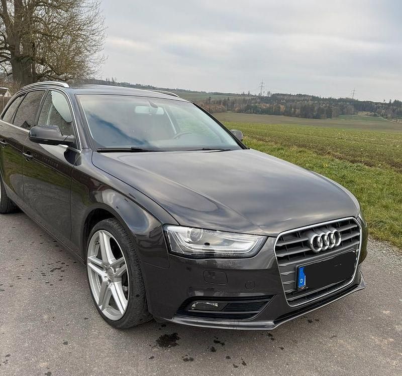Grau Gebraucht 2012 Audi A4 Kombi | 9.399 € (Fairer Preis) - Bild 1/4