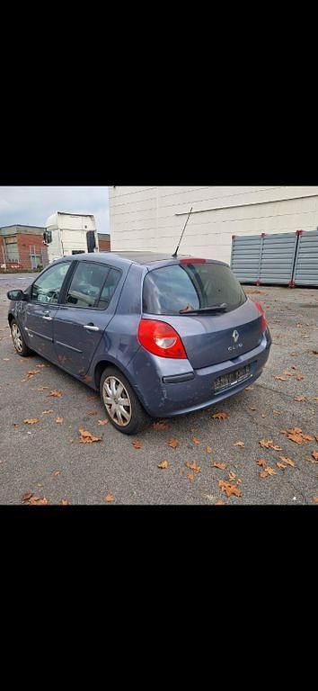 Gebraucht Renault Clio II Dynamique 75 PS (55 kW) 2009 Blau Limousine
