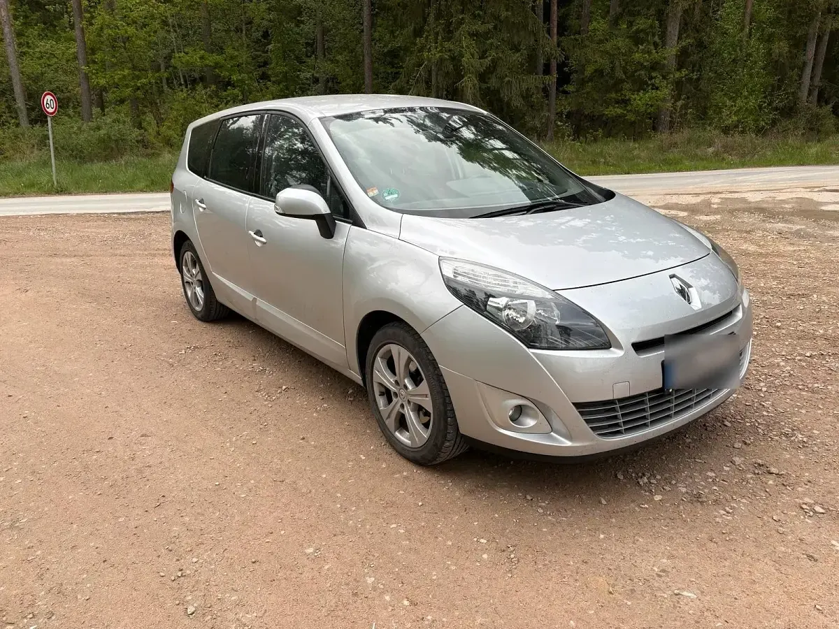 Gebraucht Renault Scénic III 130 PS (95 kW) 2011 Silber Van / Kleinbus