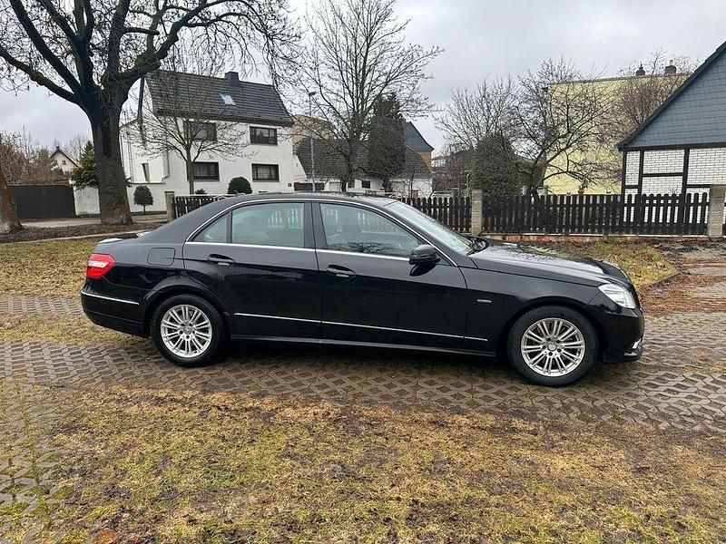Gebraucht Mercedes E350 Avantgarde 292 PS (214 kW) 2009 Schwarz Limousine