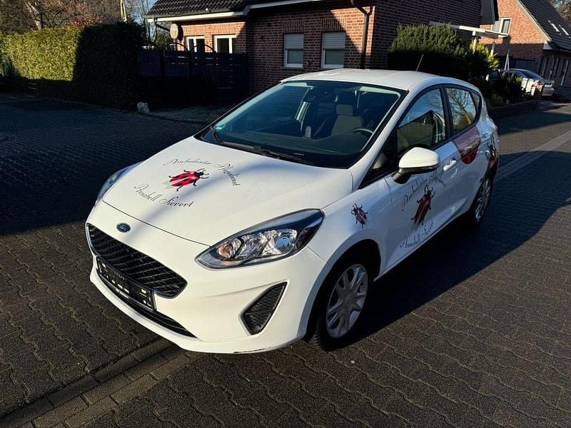 Weiß Gebraucht 2019 Ford Fiesta Limousine | 5.650 € (Superpreis) - Bild 1/4