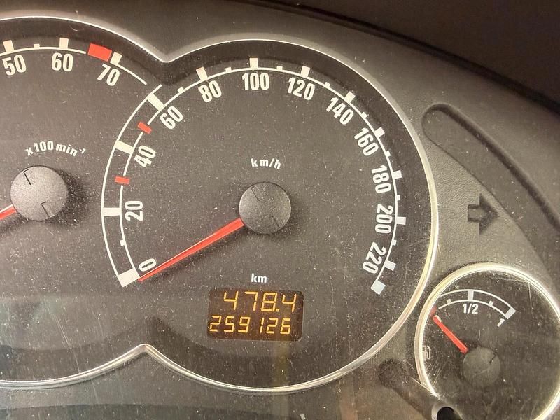 Gebraucht Opel Meriva 101 PS (74 kW) 2008 Silber Van / Kleinbus