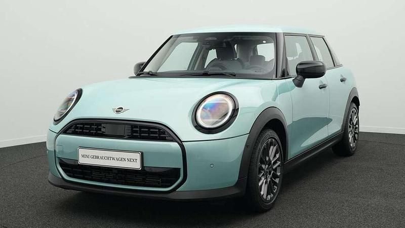 Grün Gebraucht 2024 Mini Cooper Classic Kleinwagen | 27.921 € (Fairer Preis) - Bild 1/4
