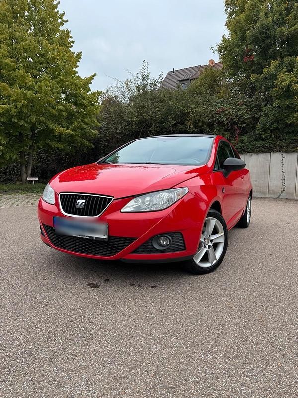 Rot Gebraucht 2010 Seat Ibiza Limousine | 1.990 € (Fairer Preis) - Bild 1/4