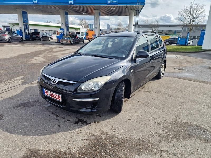 Gebraucht Hyundai i30 110 PS (80 kW) 2011 Schwarz Kombi
