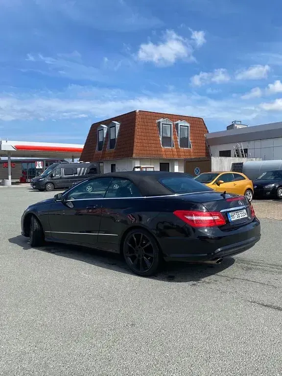 Gebraucht Mercedes E200 184 PS (135 kW) 2013 Schwarz Cabrio