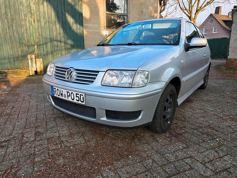 Gebraucht VW Polo Edition 50 PS (36 kW) 2001 Silber Kleinwagen