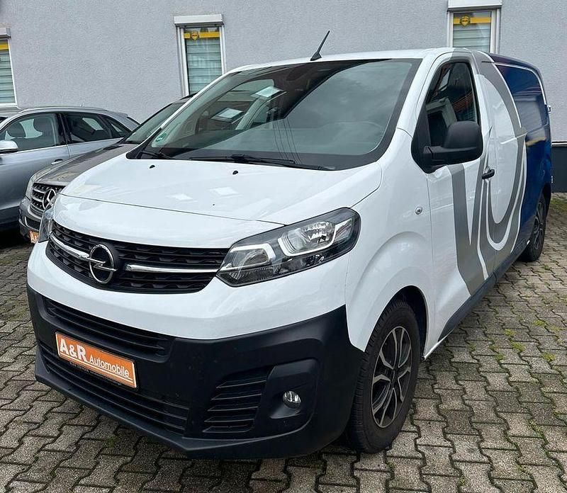 Weiß Gebraucht 2023 Opel Vivaro Edition Van | 22.900 € (Etwas zu teuer) - Bild 1/4