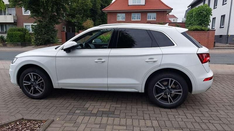 Weiß Gebraucht 2018 Audi Q5 Design SUV | 28.000 € (Fairer Preis) - Bild 1/4