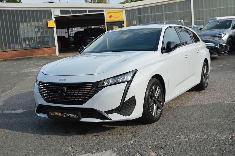 Weiß Gebraucht 2024 Peugeot 308 Allure Kombi | 18.590 € (Superpreis) - Bild 1/4