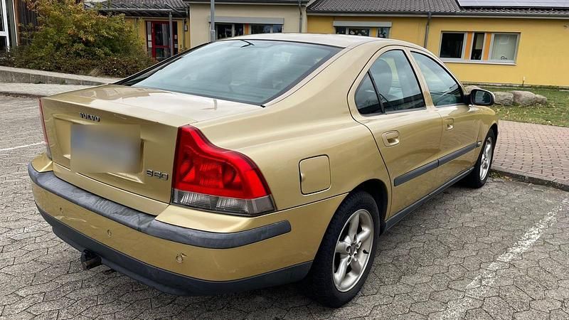 Gebraucht Volvo S60 170 PS (125 kW) 2001 Gold Limousine