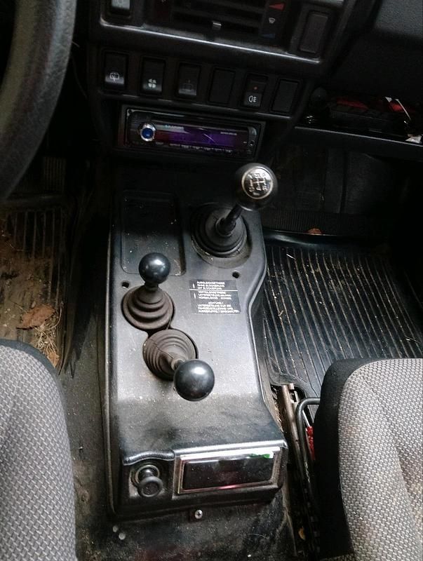 Grün Gebraucht 2010 Lada niva SUV | 3.000 € (Fairer Preis) - Bild 1/4