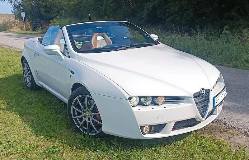 Weiß Gebraucht 2008 Alfa Romeo Spider Cabrio | 13.999 € (Fairer Preis) - Bild 1/4
