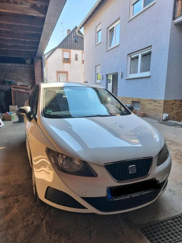 Weiß Gebraucht 2009 Seat Ibiza Kleinwagen | 2.350 € (Guter Preis) - Bild 1/4
