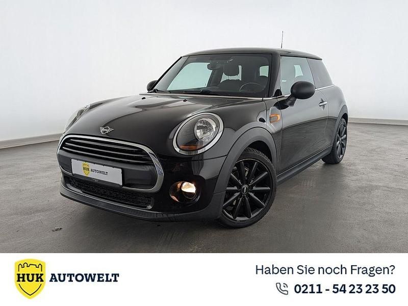 Gebraucht Mini ONE 102 PS (75 kW) 2018 Midnight black metallic Kleinwagen