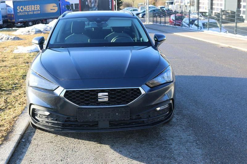 Gebraucht Seat Leon Style 150 PS (110 kW) 2022 Grau Limousine