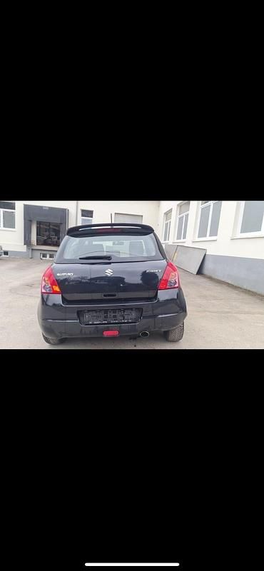 Second-hand Suzuki Swift 92 CP (67 kW) 2009 Albastru Hatchback