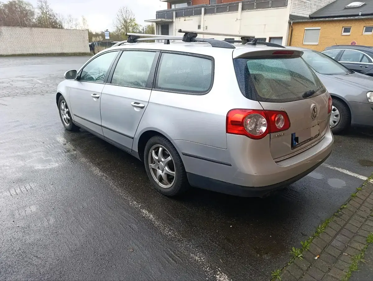 Używany VW Passat 130 KM (95 kW) 2009 Srebrny Sedan/Limuzyna
