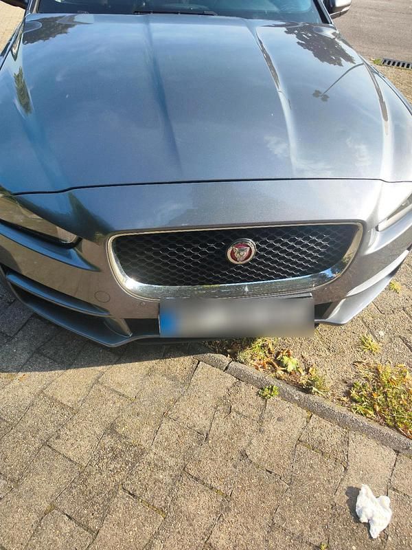 Gebraucht Jaguar XE 179 PS (131 kW) 2016 Grau Limousine