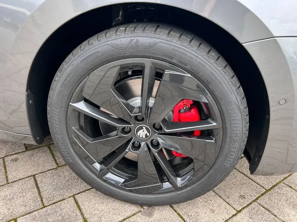 Neu Skoda Octavia RS 265 PS (194 kW) 2026 Grau Kombi