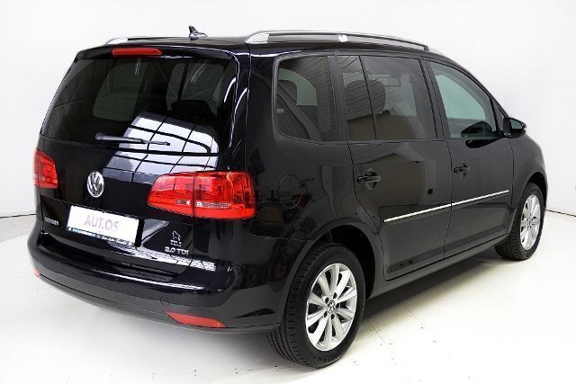 Gebraucht VW Touran Highline 140 PS (102 kW) 2015 Schwarz metallic Van / Kleinbus