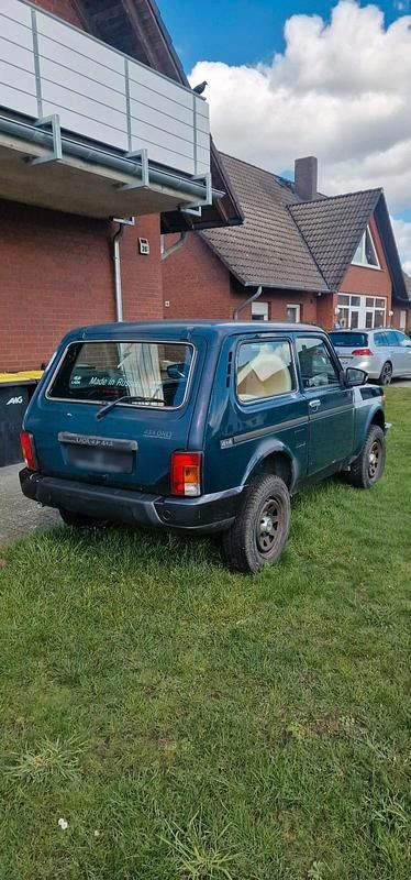 Gebraucht Lada niva 80 PS (58 kW) 2009 Grün SUV