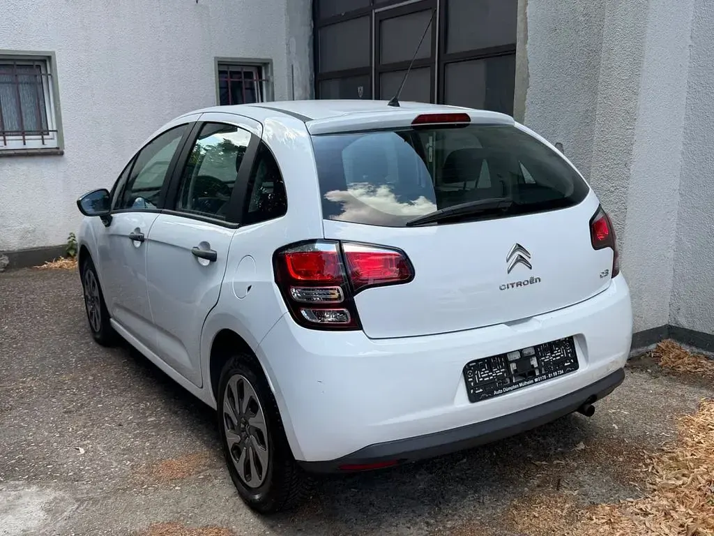 Gebraucht Citroën C3 Attraction 68 PS (50 kW) 2014 Weiß Limousine