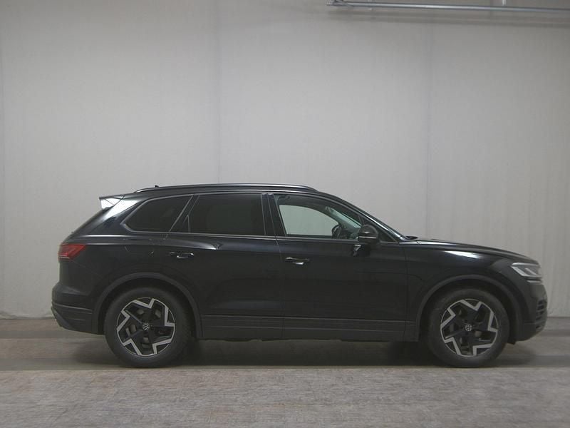 Gebraucht VW Touareg 231 PS (169 kW) 2024 Schwarz SUV