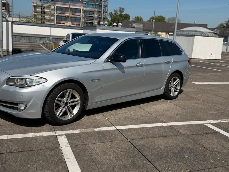 Second-hand BMW 525 218 CP (160 kW) 2012 Argintiu Break