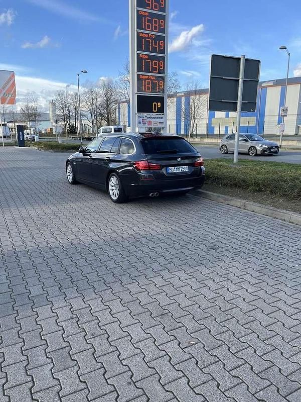 Gebraucht BMW 530 Sport Line 245 PS (180 kW) 2011 Kombi