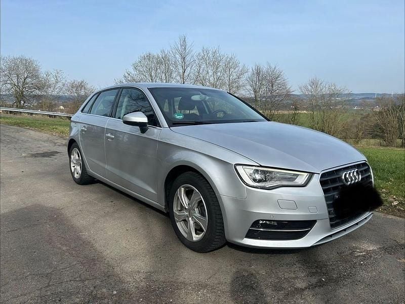 Gebraucht Audi A3 Ambiente 122 PS (89 kW) 2013 Silber Limousine