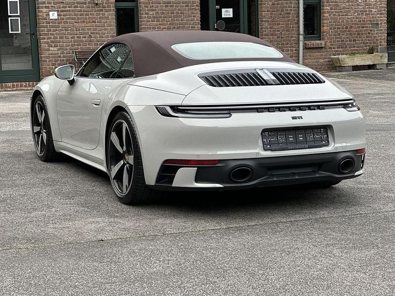 Kreide Gebraucht 2024 Porsche 911 Carrera Cabriolet Cabrio | 149.790 € - Bild 1/4