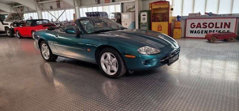 Grün Gebraucht 1997 Jaguar XK8 Cabrio | 17.950 € (Etwas zu teuer) - Bild 1/4