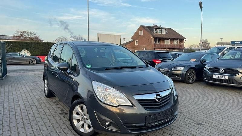 Grau Gebraucht 2019 Opel Meriva Edition Van / Kleinbus | 5.900 € (Superpreis) - Bild 1/4