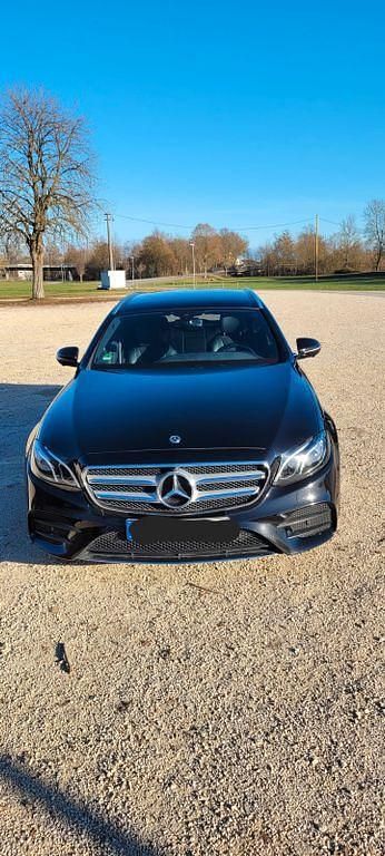 Gebraucht Mercedes E220 194 PS (142 kW) 2018 Schwarz Limousine