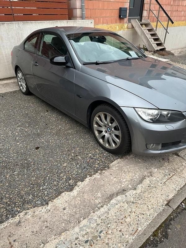 Gebraucht BMW 330 272 PS (200 kW) 2007 Grau Coupé