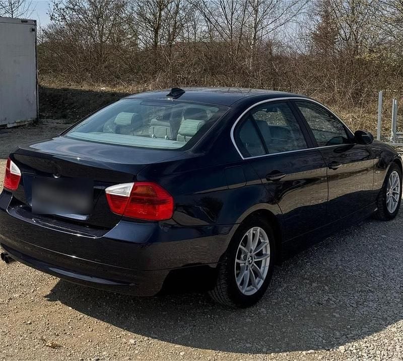 Gebraucht BMW 325 218 PS (160 kW) 2004 Blau Limousine