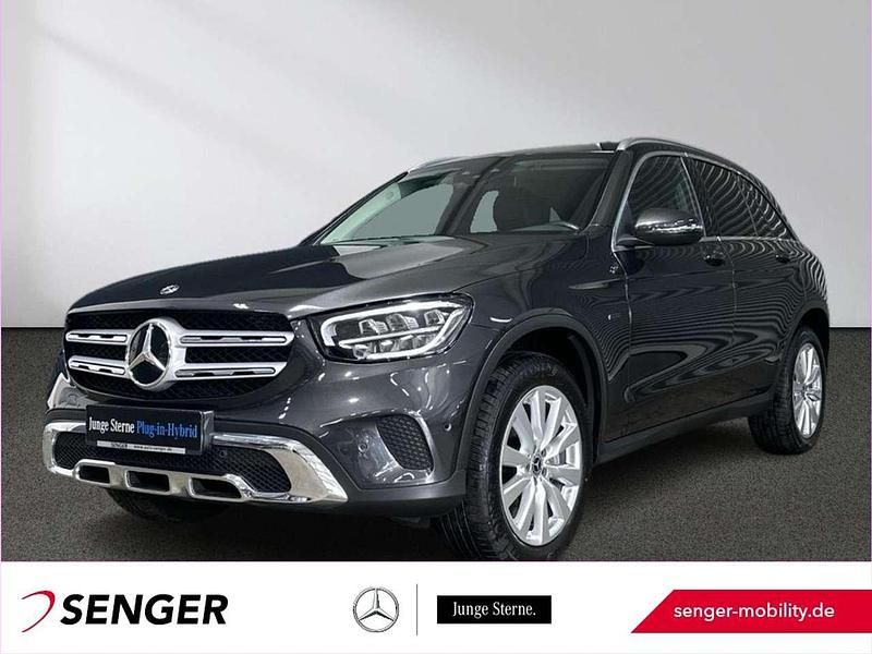 Lack graphitgrau Gebraucht 2020 Mercedes GLC300e SUV | 37.440 € (Fairer Preis) - Bild 1/4