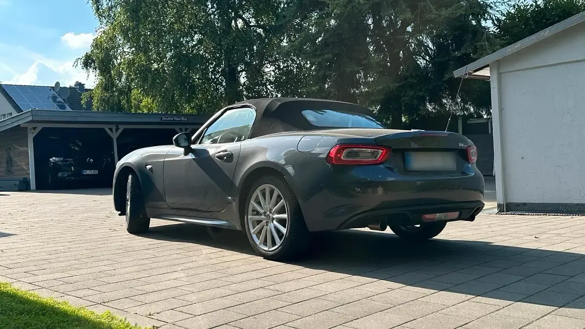 Gebraucht Fiat 124 Spider 140 PS (102 kW) 2018 Grau Cabrio