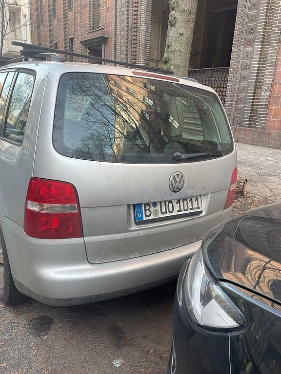 Gebraucht VW Touran Basis 116 PS (85 kW) 2003 Silber Van / Kleinbus