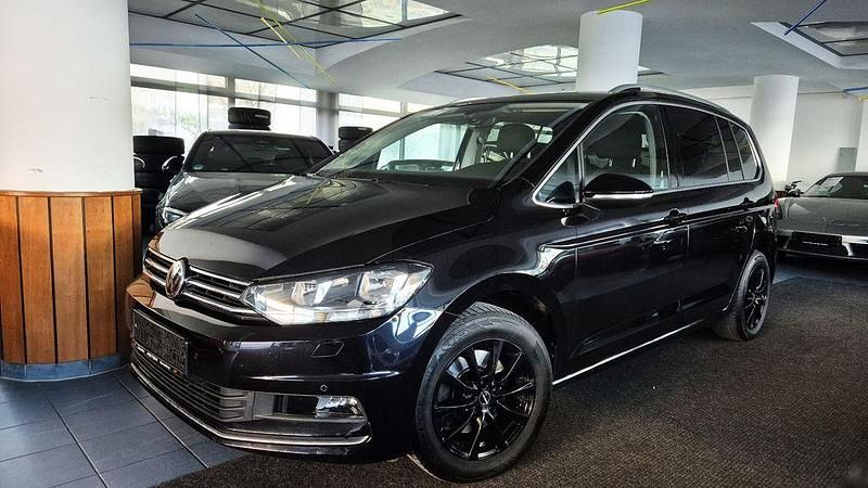 Gebraucht VW Touran Highline 150 PS (110 kW) 2019 Deep black Van / Kleinbus