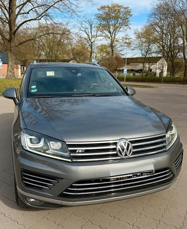 Gebraucht VW Touareg R-line 262 PS (192 kW) 2017 Grau SUV