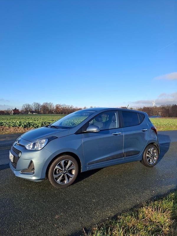 Gebraucht Hyundai i10 Style 87 PS (63 kW) 2019 Blau Kleinwagen