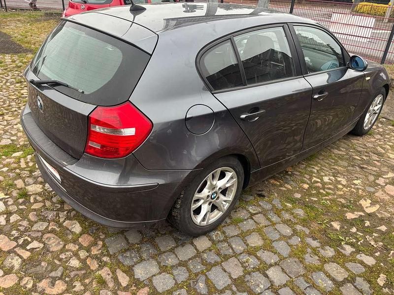 Gebraucht BMW 118 143 PS (105 kW) 2007 Sparkling graphite metallic Kleinwagen
