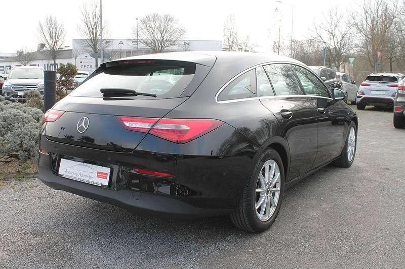Gebraucht Mercedes CLA180 Shooting Brake 136 PS (100 kW) 2022 Schwarz Kombi