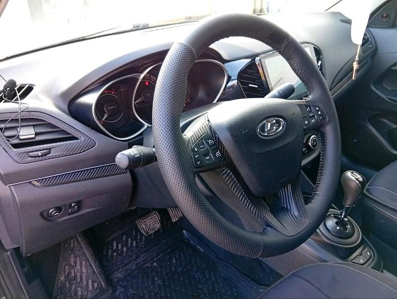 Gebraucht Lada Vesta 2017 Schwarz Limousine