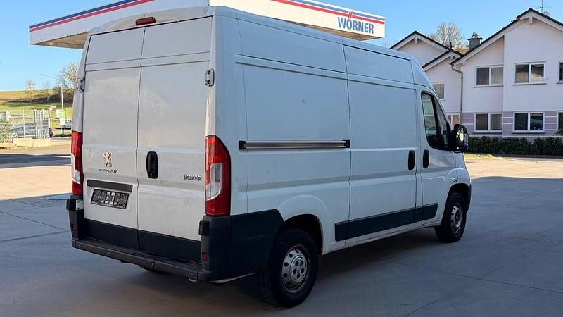 Gebraucht Peugeot Boxer 131 PS (96 kW) 2019 Weiß Van