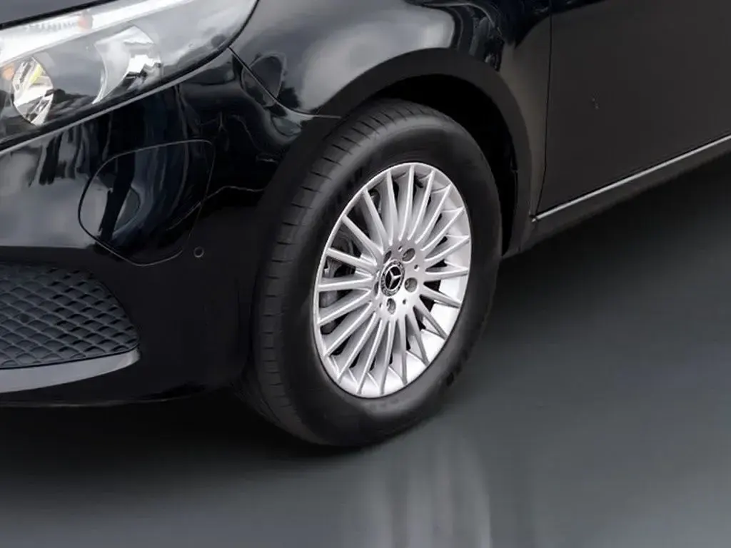 Gebraucht Mercedes EQV300 150 kW (204 PS) 2022 Schwarz Van / Kleinbus