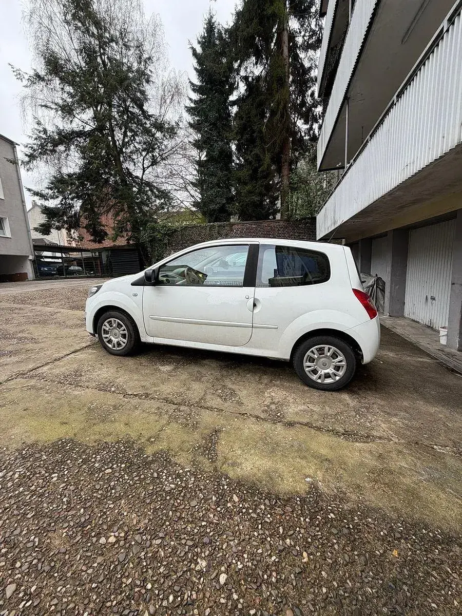 Używany Renault Twingo Dynamique 75 KM (55 kW) 2012 Biały Hatchback