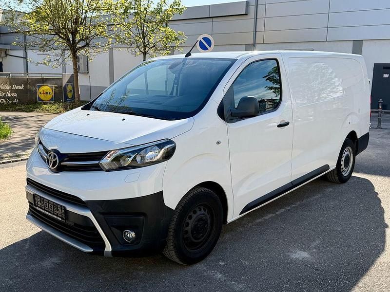 Gebraucht Toyota Proace 122 PS (89 kW) 2019 Weiß Van / Kleinbus